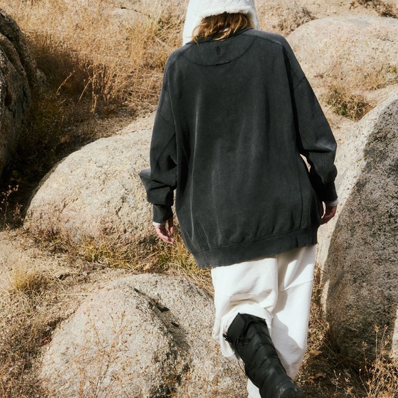 NWOT Free People Intercept Sweatshirt Black- size MEDIUM - Picture 2 of 5